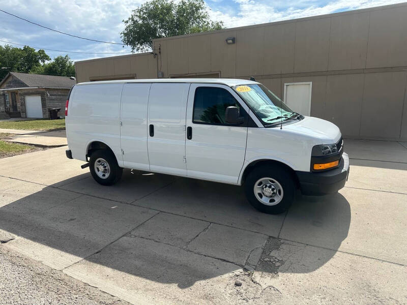 chevrolet express cargo 2018 1GCWGAFG8J1272212 image chevrolet express cargo 2018 1GCWGAFG8J1272212 image